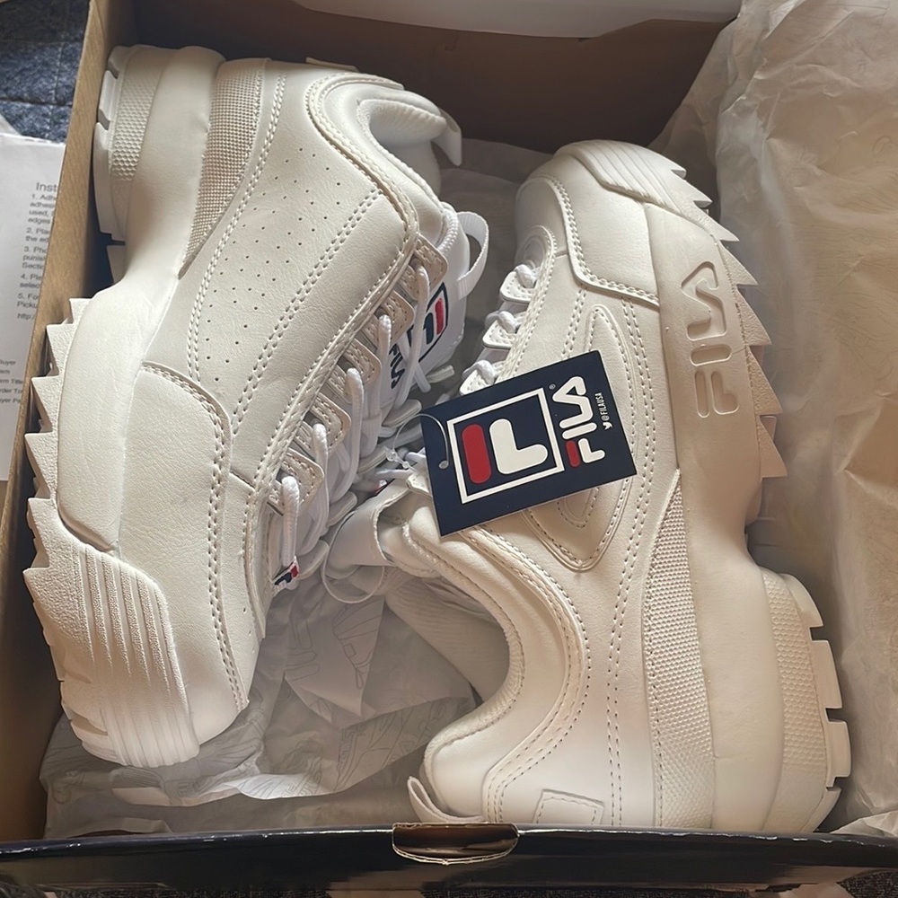 Fila disruptor II white size 8 new in box
